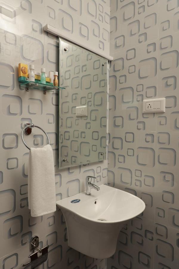Hotel Delano Residency à Kaliyal Extérieur photo